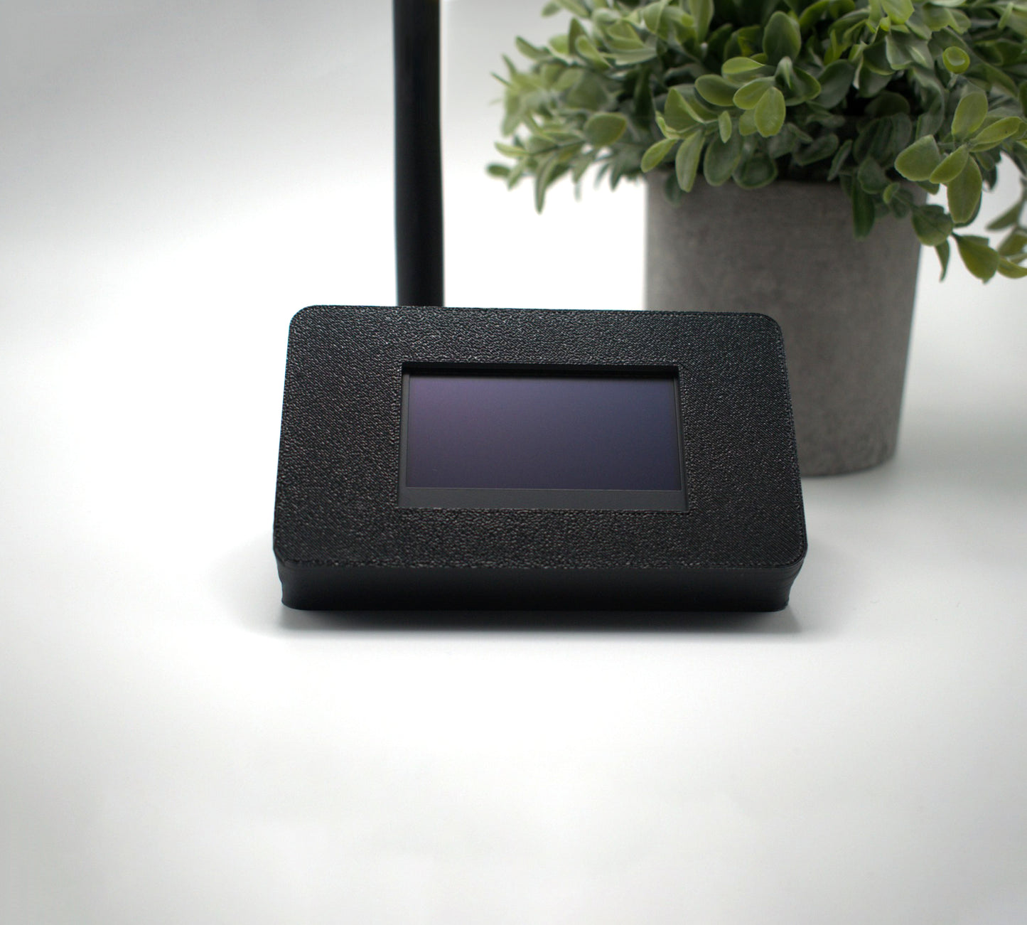 DTU für Hoymiles HMS 300-2000 und HMT 1600-2250. LAN-DTU Plug & Play mit XXL Display und Gehäuse